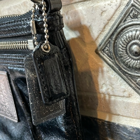 Preloved Coach Poppy Patent Leather wristlet/hand bag cheetah print inside - Picture 4 of 12